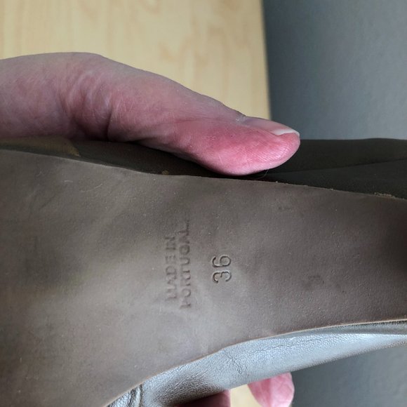 Modcloth Retro Leather Heeled Pumps - Picture 14 of 15